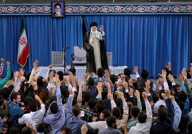 توصیف حلقه‌های میانی انقلاب از زبان نویسنده دهه هشتادی/ مسئولین باید با این مفهوم آشنا شوند!